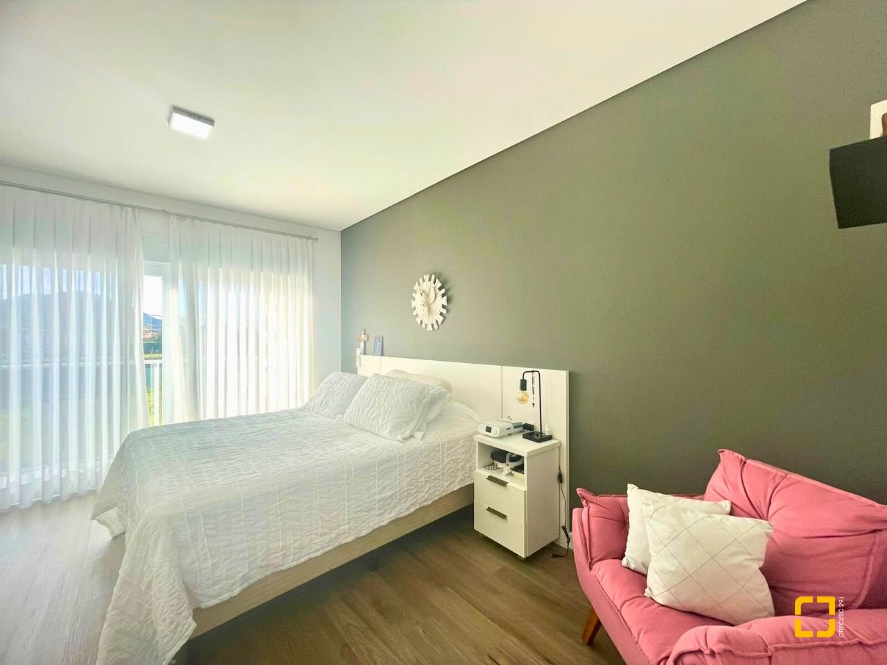 Casa com 141m², 6 quartos (sendo 3 suítes), 2 garagens, no bairro Ingleses em Florianópolis