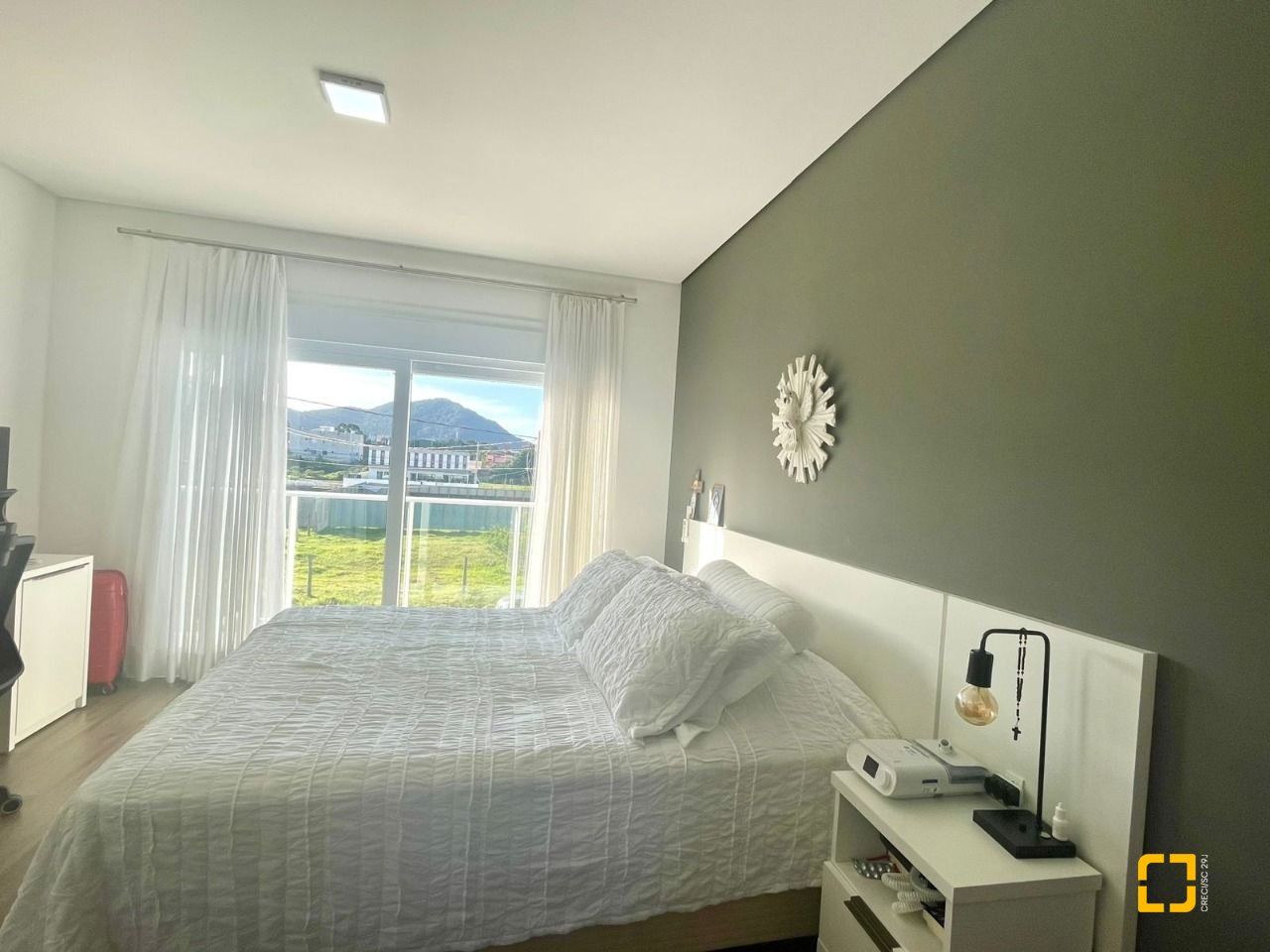 Casa com 141m², 6 quartos (sendo 3 suítes), 2 garagens, no bairro Ingleses em Florianópolis