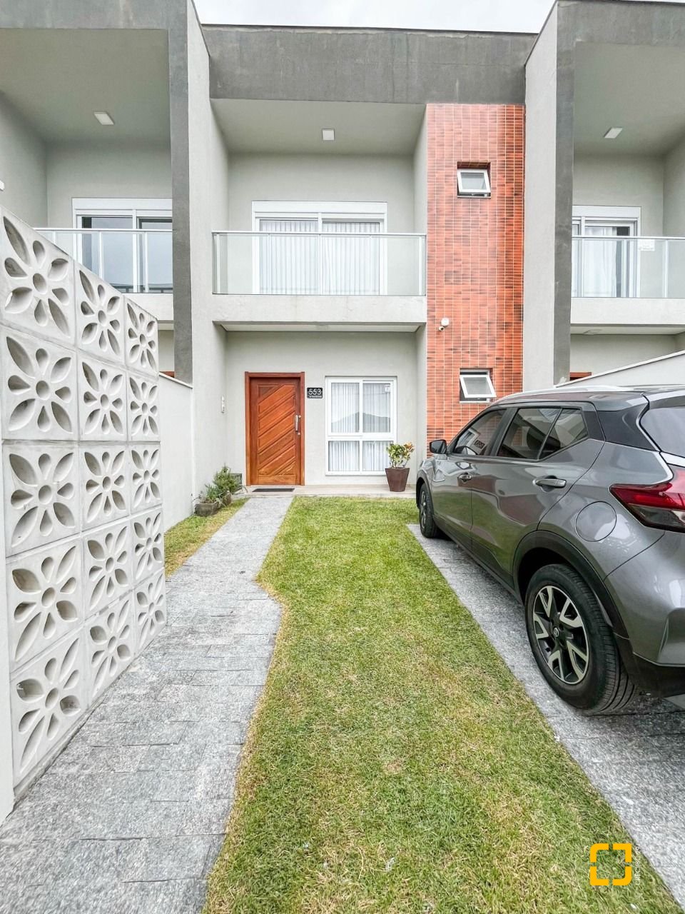 Casa com 141m², 6 quartos (sendo 3 suítes), 2 garagens, no bairro Ingleses em Florianópolis