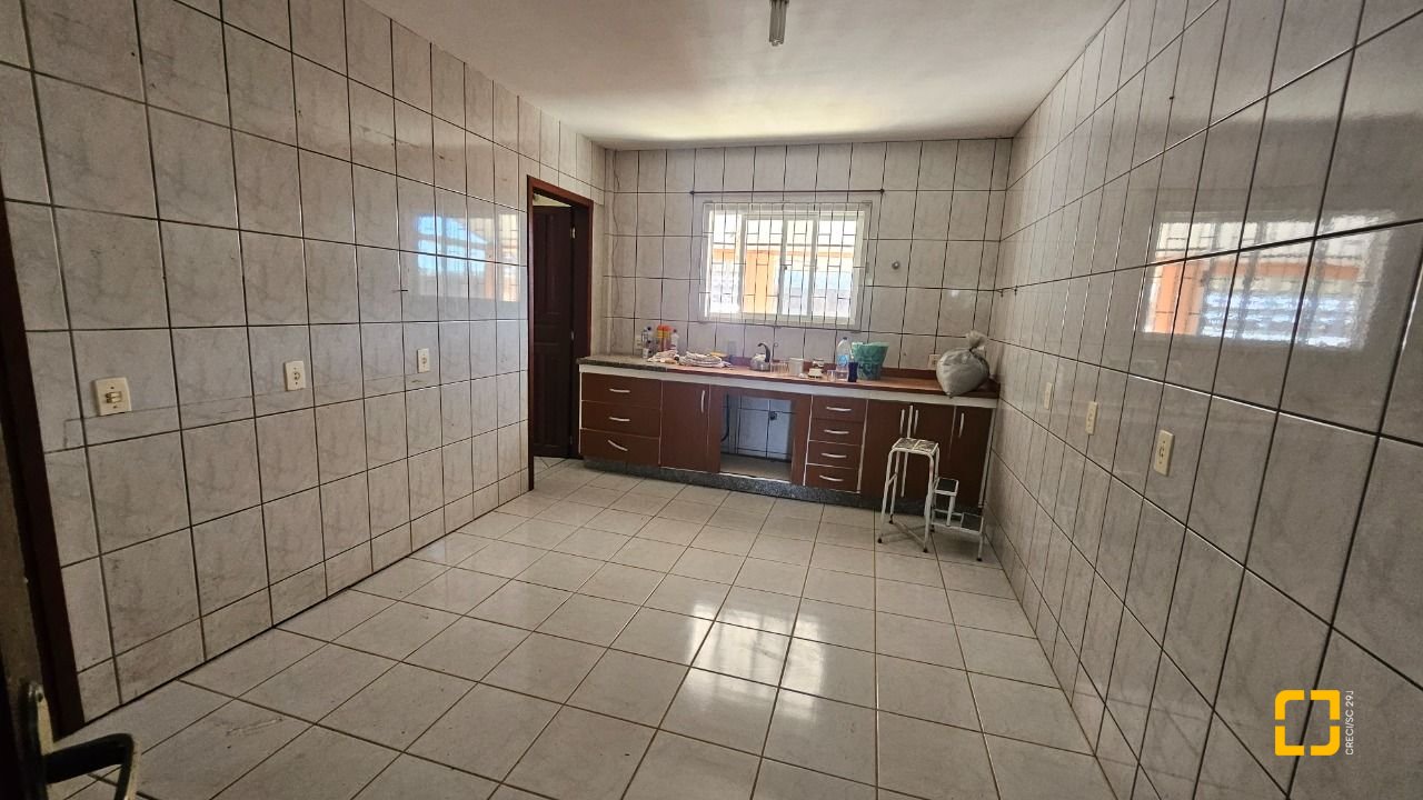 Casa com 141m², 3 quartos, 2 garagens, no bairro Campeche em Florianópolis