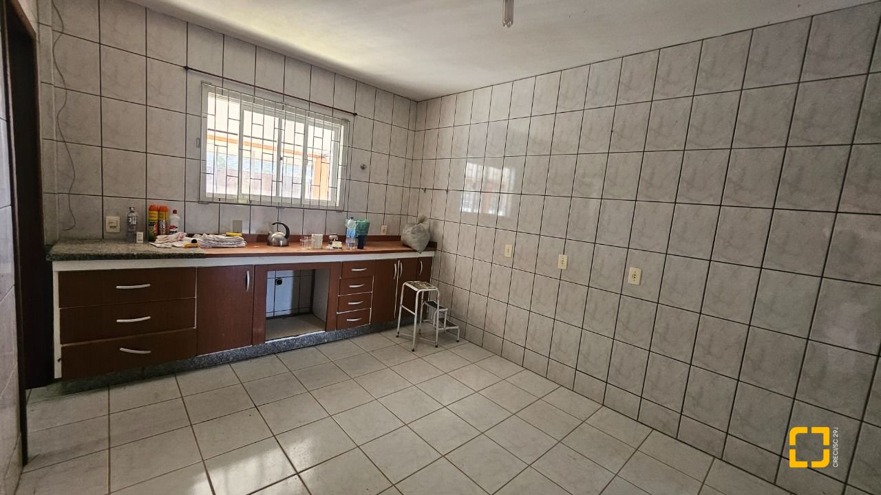 Casa com 141m², 3 quartos, 2 garagens, no bairro Campeche em Florianópolis