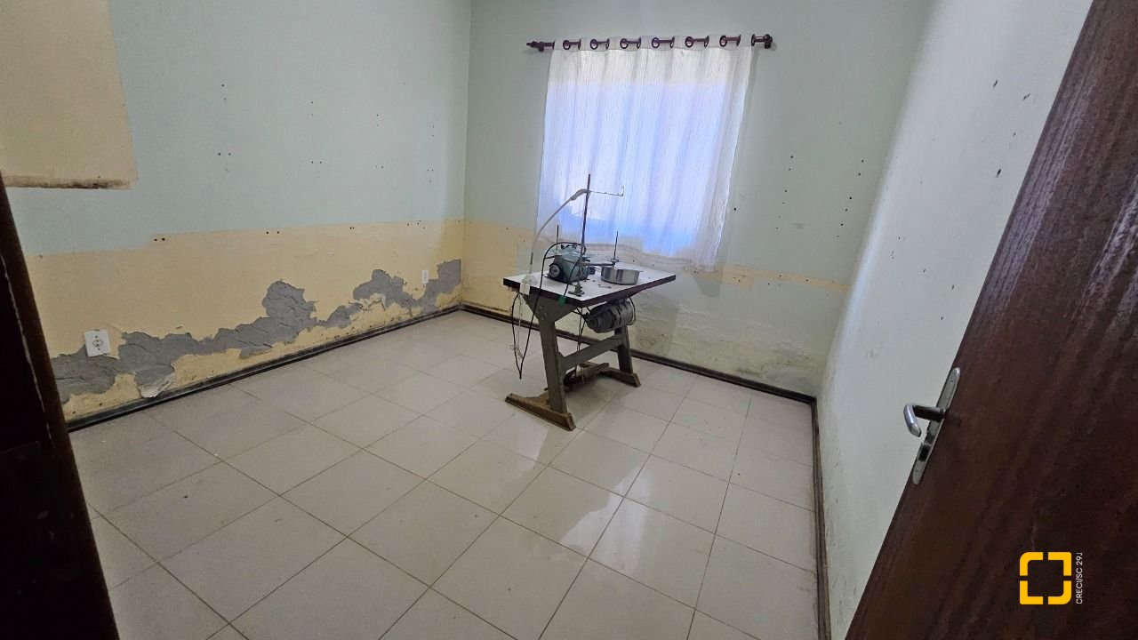 Casa com 141m², 3 quartos, 2 garagens, no bairro Campeche em Florianópolis