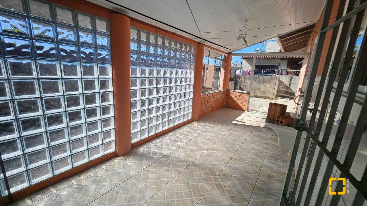 Casa com 141m², 3 quartos, 2 garagens, no bairro Campeche em Florianópolis