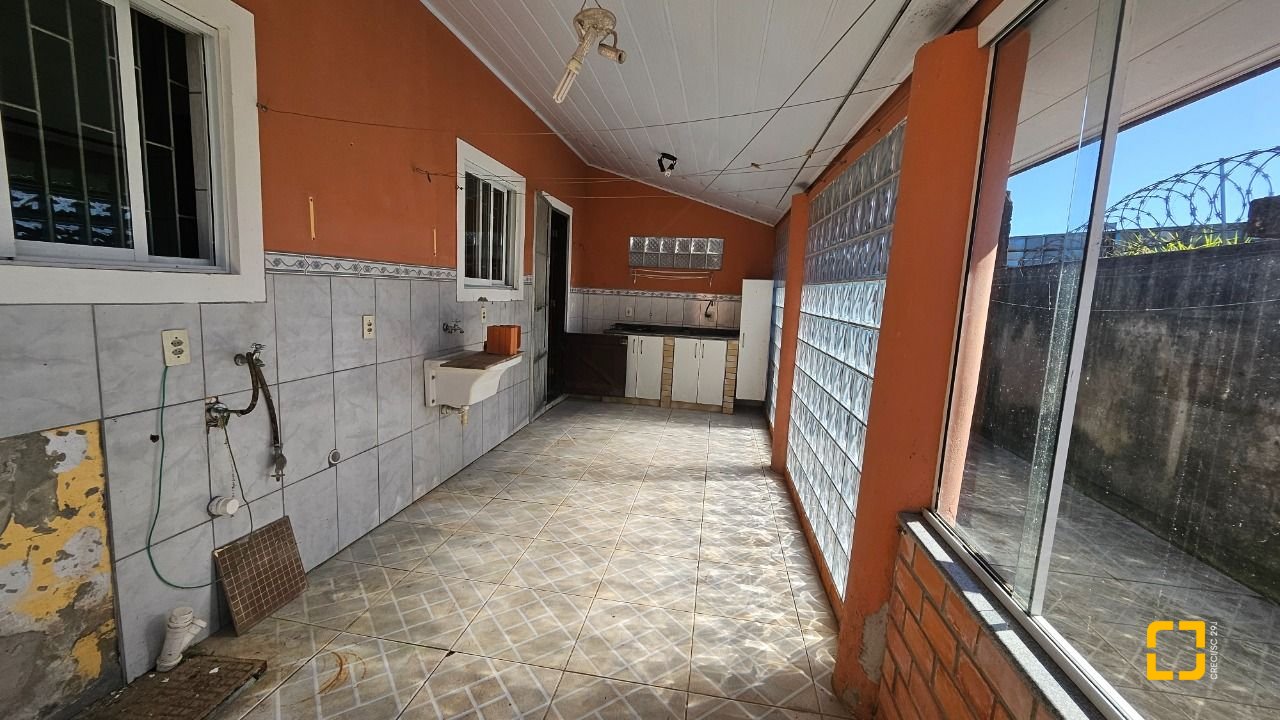 Casa com 141m², 3 quartos, 2 garagens, no bairro Campeche em Florianópolis