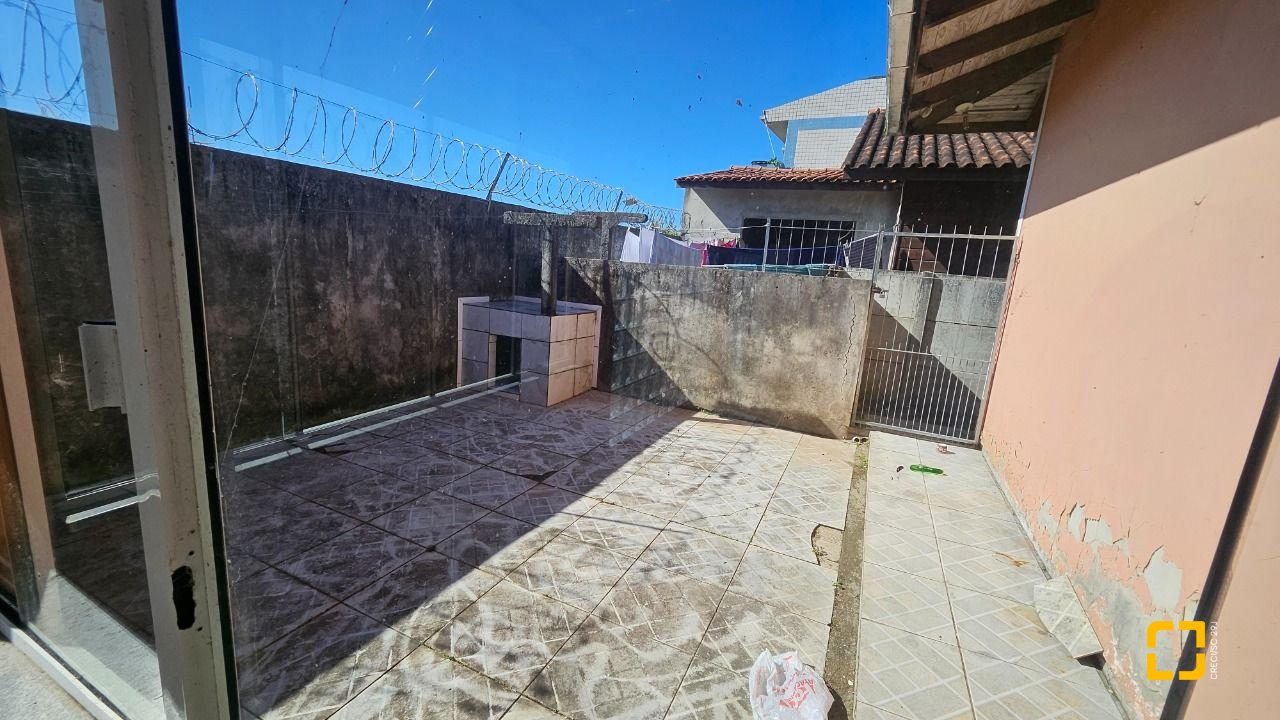 Casa com 141m², 3 quartos, 2 garagens, no bairro Campeche em Florianópolis