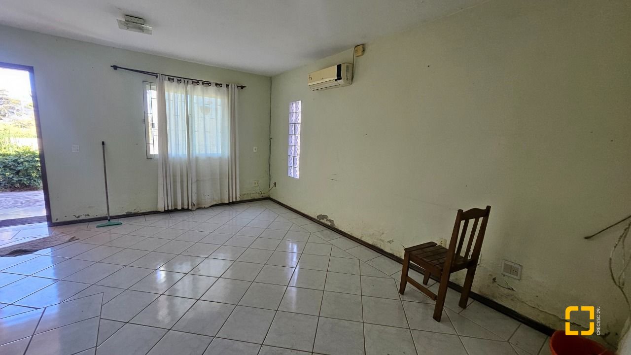 Casa com 141m², 3 quartos, 2 garagens, no bairro Campeche em Florianópolis