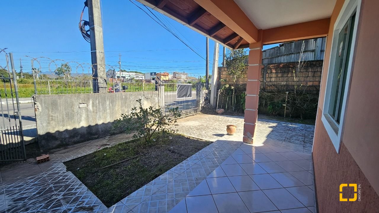 Casa com 141m², 3 quartos, 2 garagens, no bairro Campeche em Florianópolis