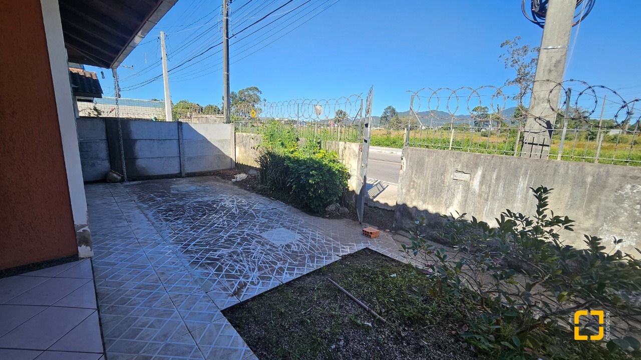 Casa com 141m², 3 quartos, 2 garagens, no bairro Campeche em Florianópolis