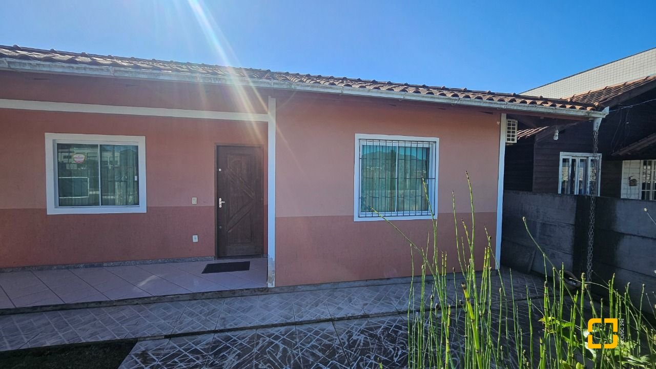 Casa com 141m², 3 quartos, 2 garagens, no bairro Campeche em Florianópolis