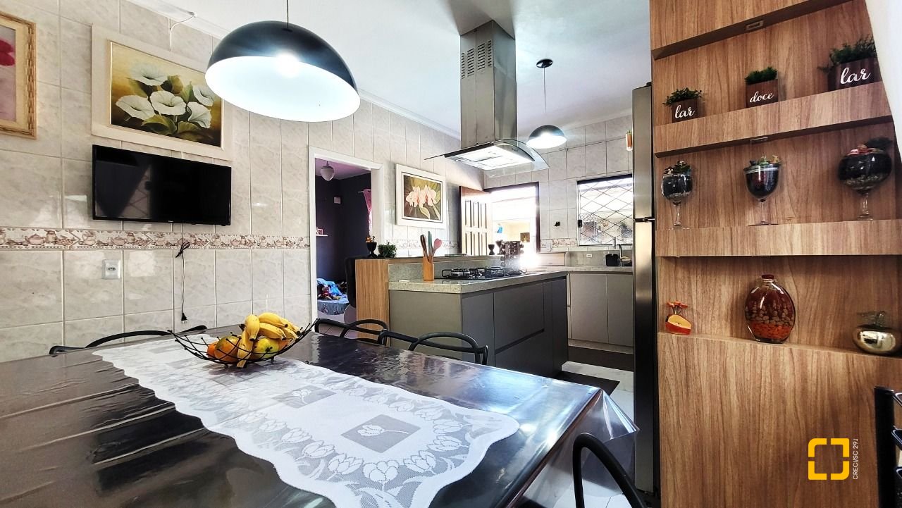 Casa com 177m², 3 quartos, 3 garagens, no bairro Bom Viver em Biguaçu