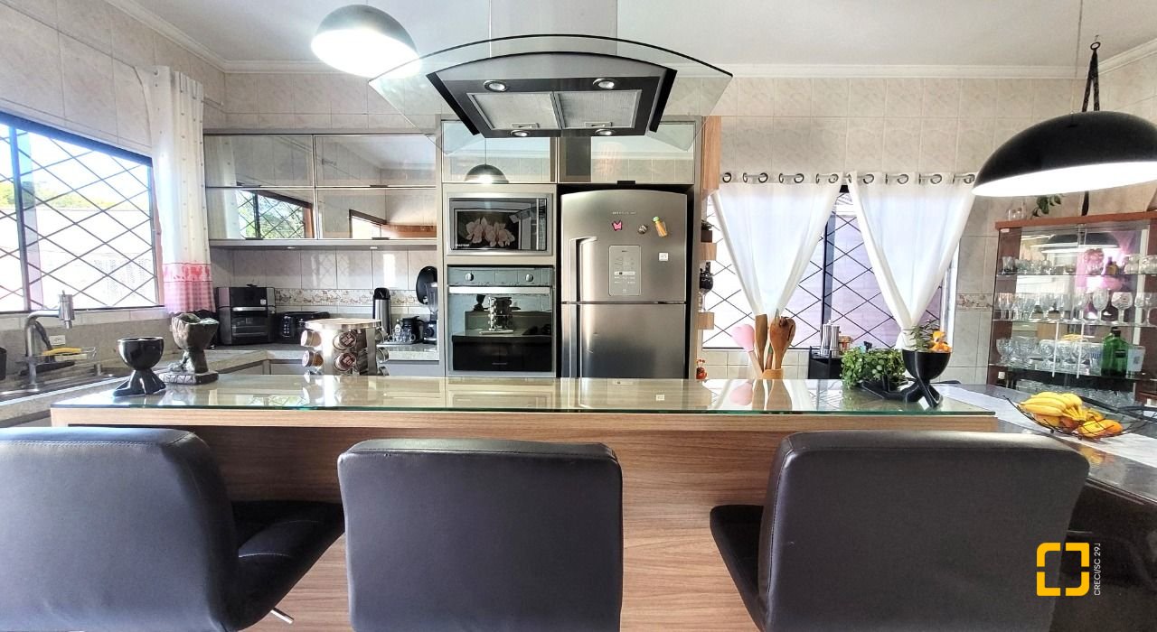 Casa com 177m², 3 quartos, 3 garagens, no bairro Bom Viver em Biguaçu