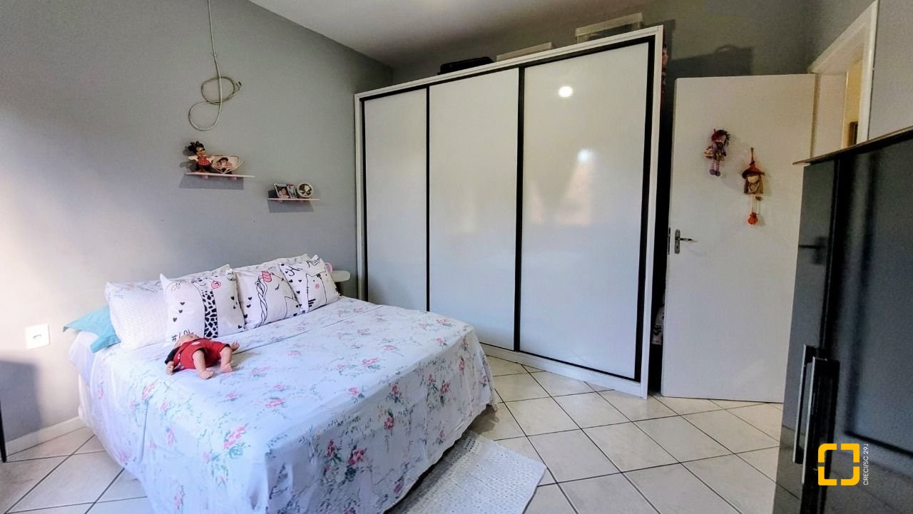 Casa com 177m², 3 quartos, 3 garagens, no bairro Bom Viver em Biguaçu