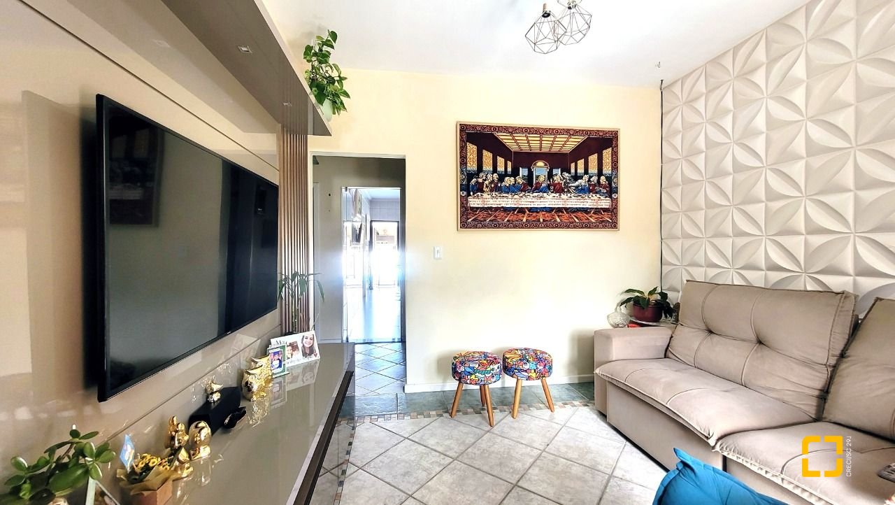 Casa com 177m², 3 quartos, 3 garagens, no bairro Bom Viver em Biguaçu