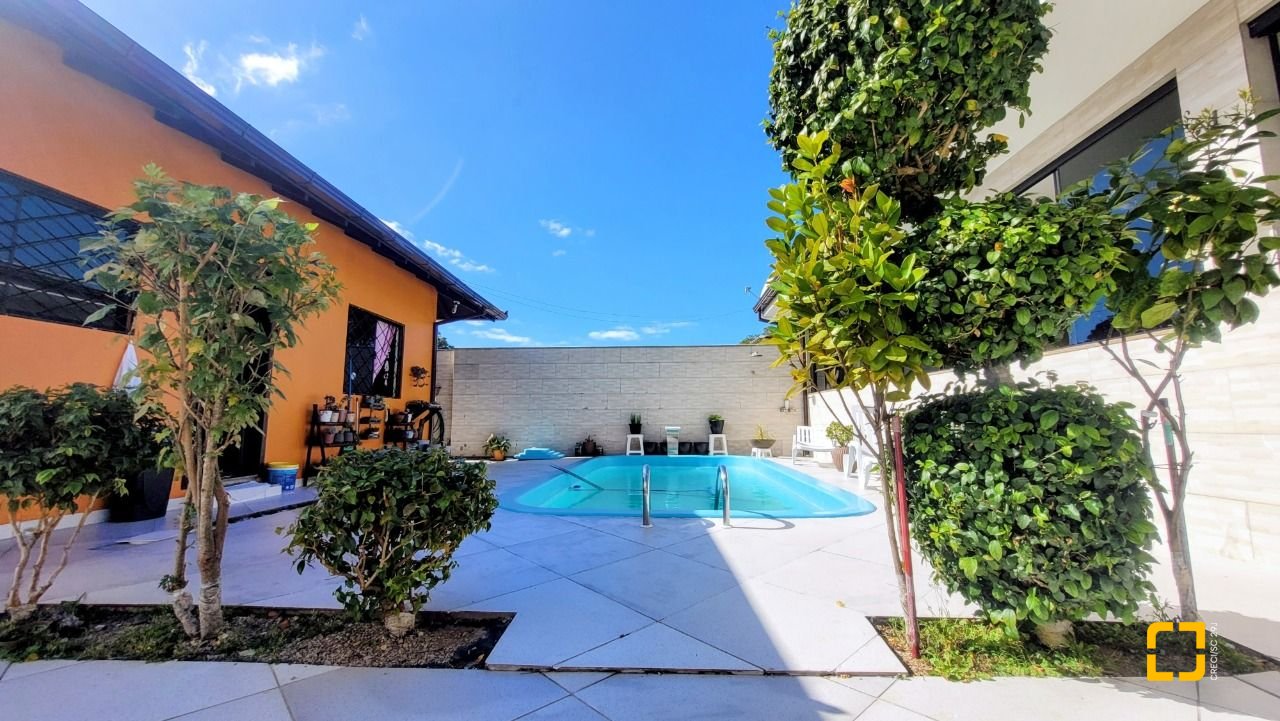 Casa com 177m², 3 quartos, 3 garagens, no bairro Bom Viver em Biguaçu