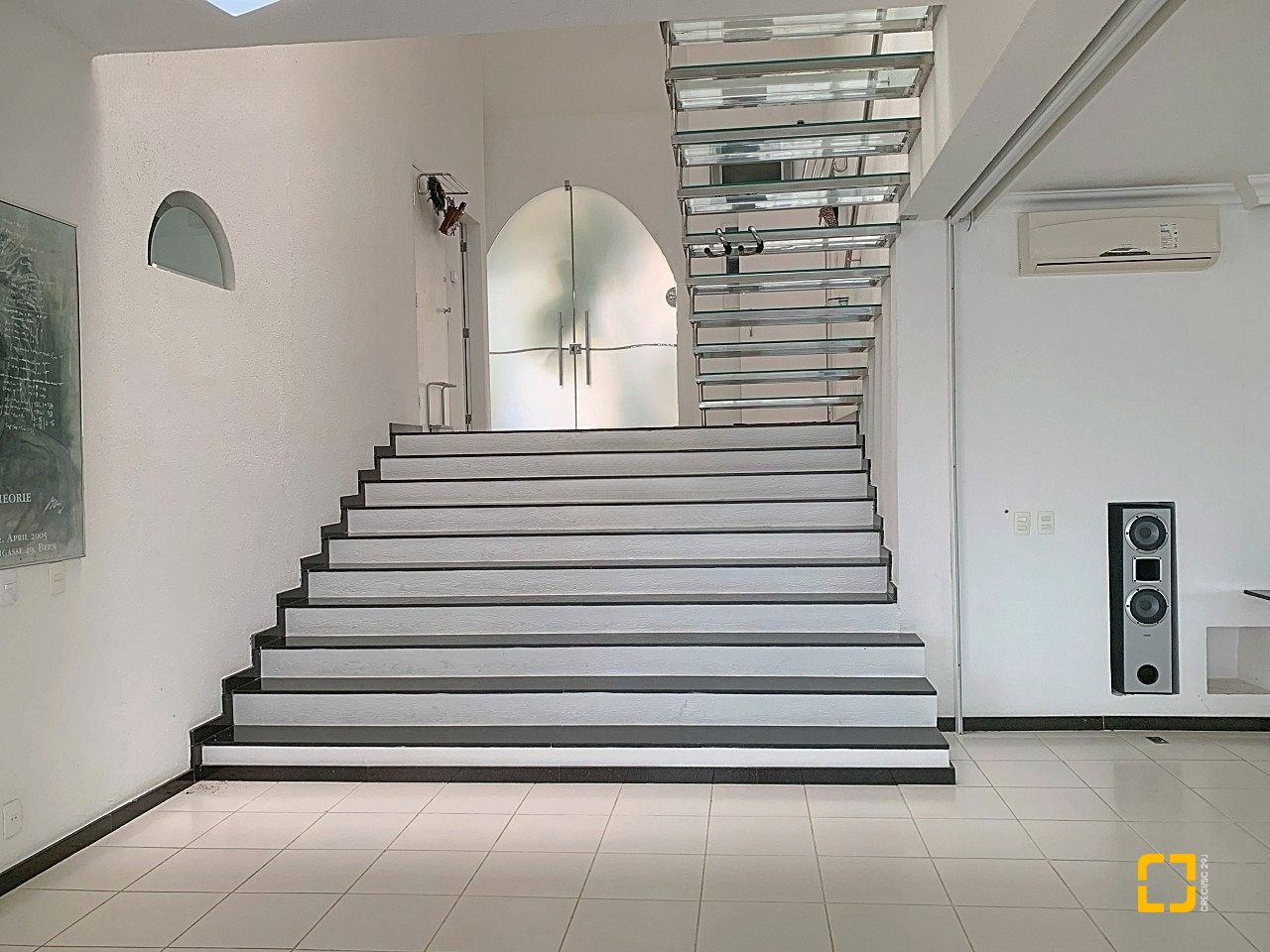 Casa com 870m², 16 quartos (sendo 8 suítes), 4 garagens, no bairro Lagoa da Conceição em Florianópolis
