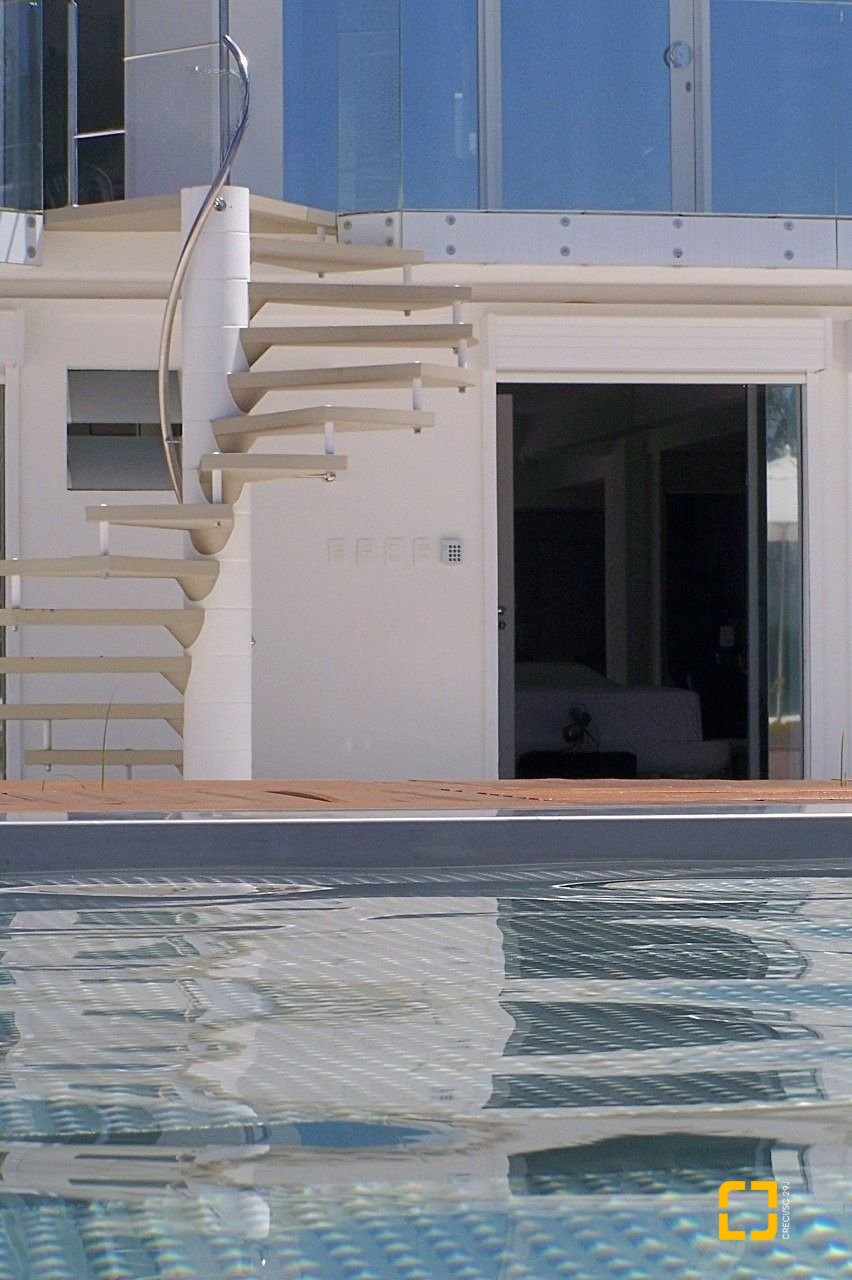 Casa com 870m², 8 quartos (sendo 8 suítes), 4 garagens, no bairro Lagoa da Conceição em Florianópolis