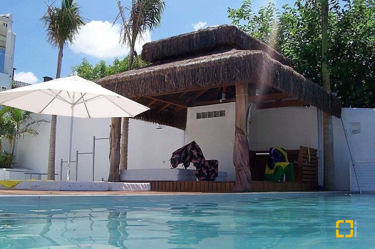Casa com 870m², 8 quartos (sendo 8 suítes), 4 garagens, no bairro Lagoa da Conceição em Florianópolis