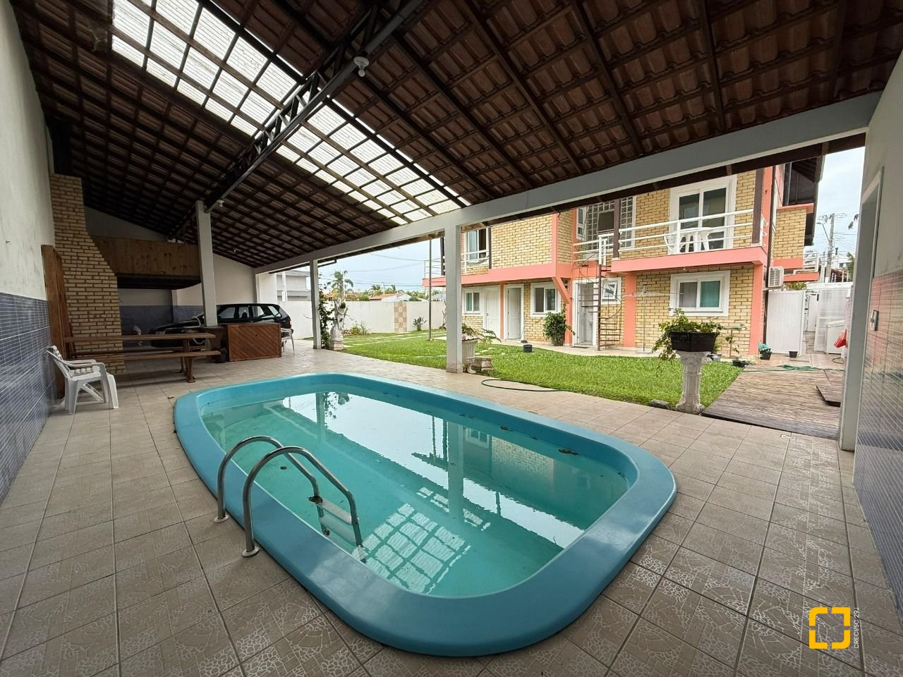 Casa com 502m², 9 quartos (sendo 3 suítes), 4 garagens, no bairro Ingleses em Florianópolis