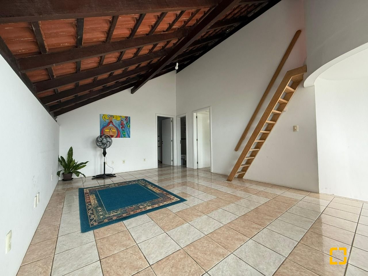 Casa com 502m², 9 quartos (sendo 3 suítes), 4 garagens, no bairro Ingleses em Florianópolis
