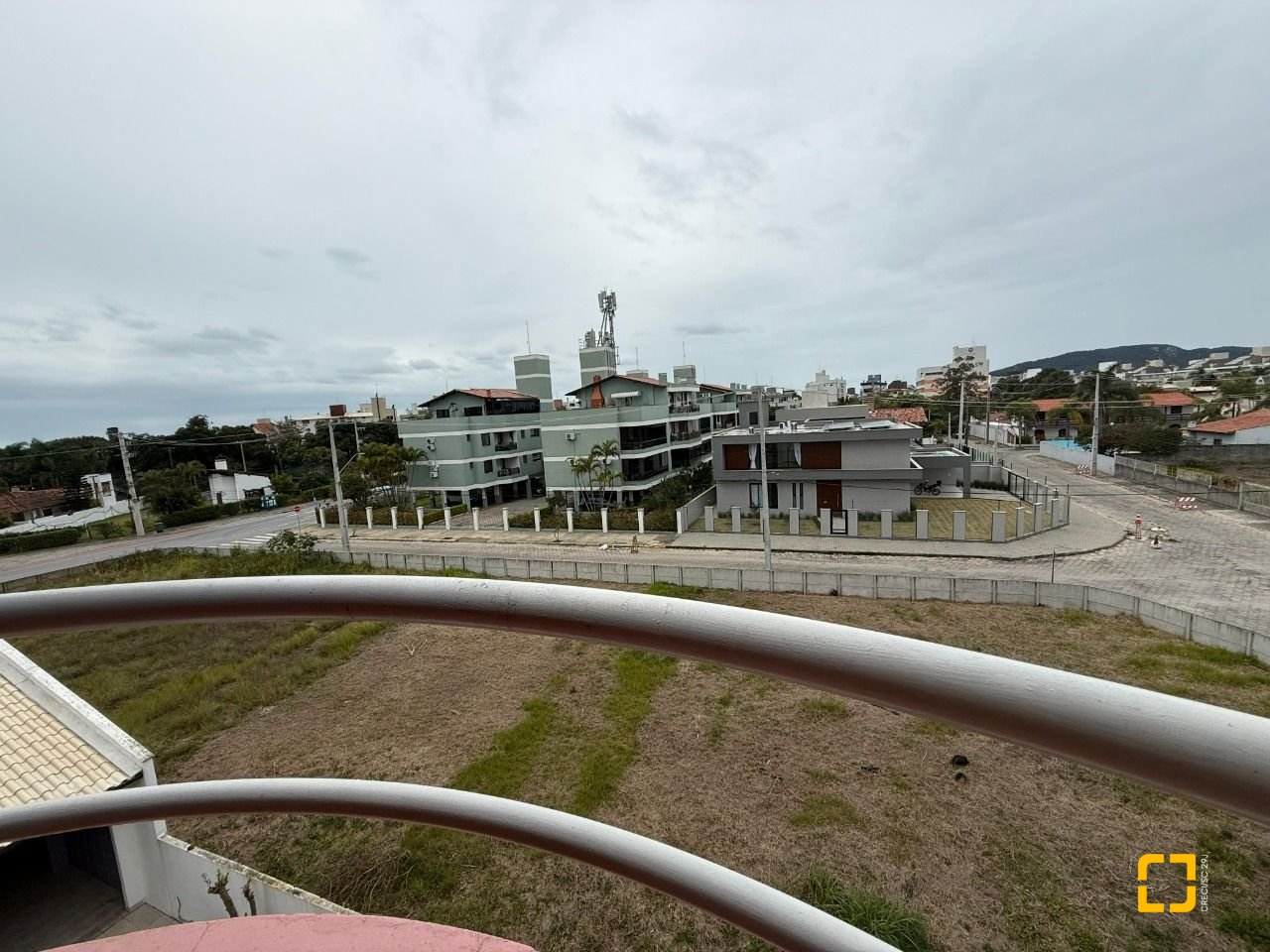 Casa com 502m², 9 quartos (sendo 3 suítes), 4 garagens, no bairro Ingleses em Florianópolis