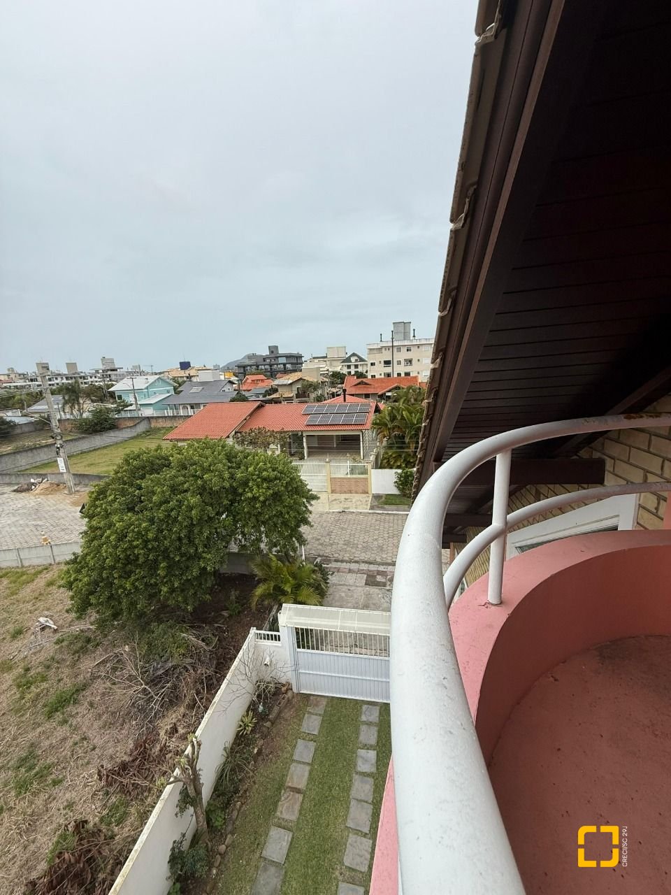 Casa com 502m², 9 quartos (sendo 3 suítes), 4 garagens, no bairro Ingleses em Florianópolis
