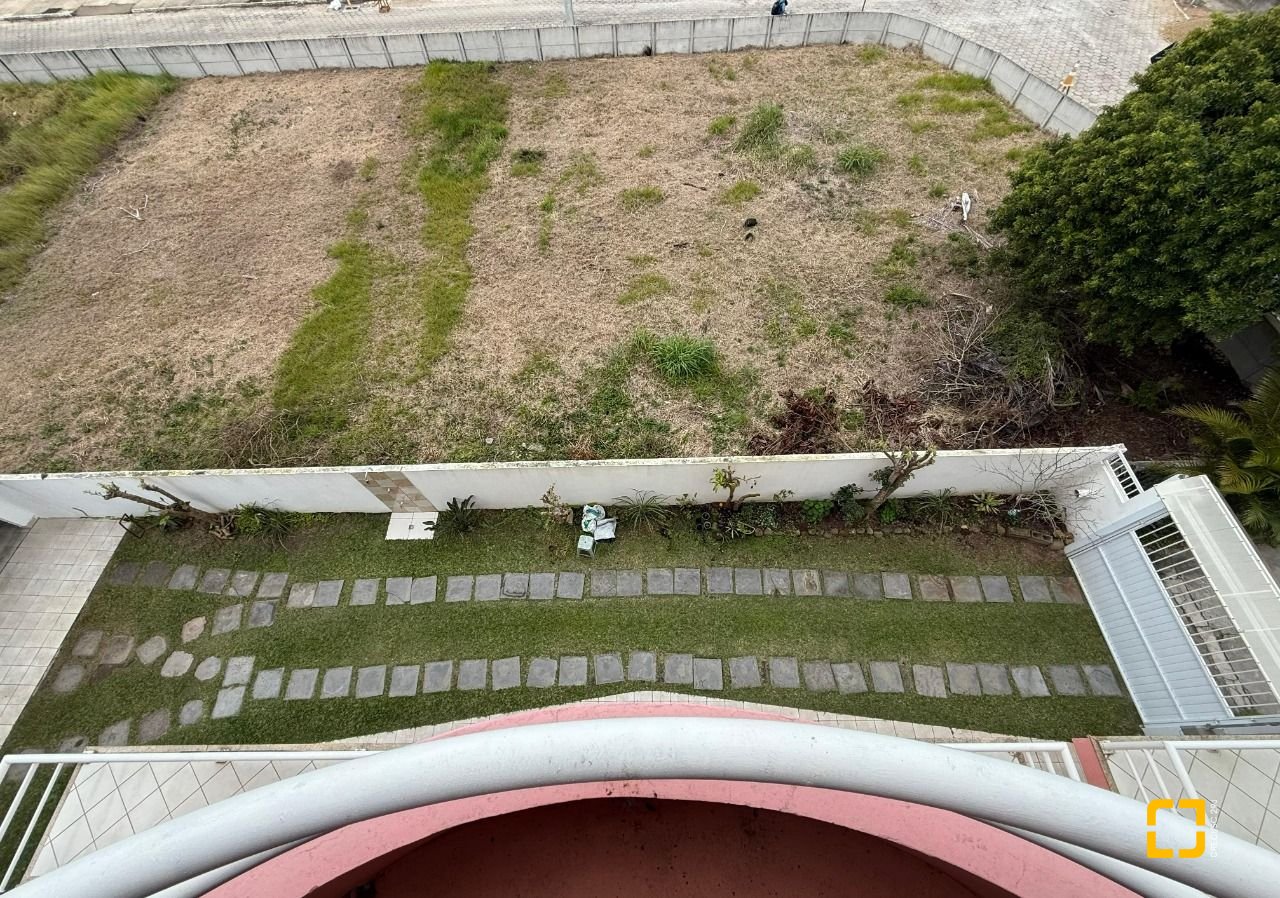 Casa com 502m², 9 quartos (sendo 3 suítes), 4 garagens, no bairro Ingleses em Florianópolis