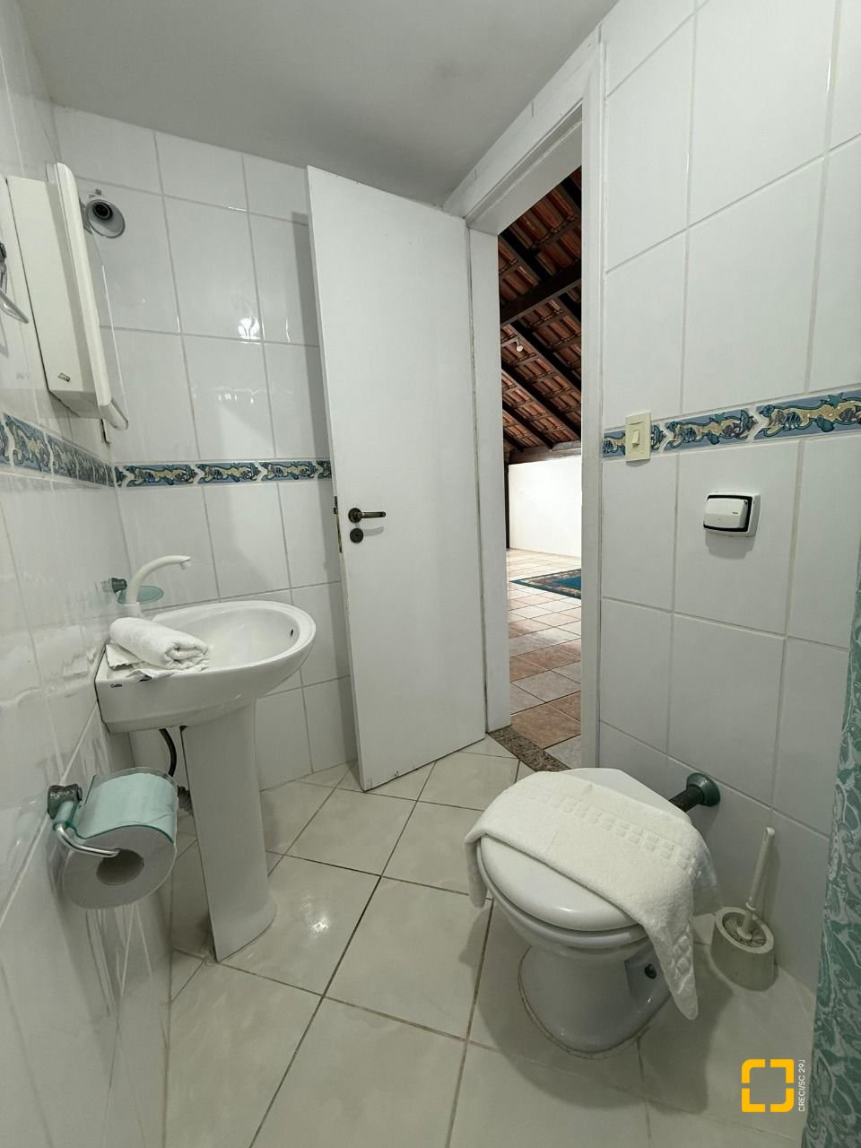 Casa com 502m², 9 quartos (sendo 3 suítes), 4 garagens, no bairro Ingleses em Florianópolis