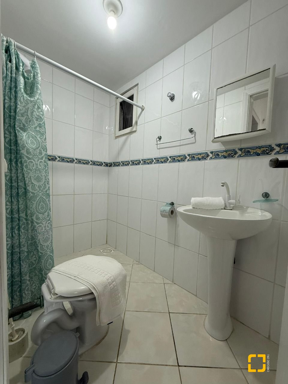 Casa com 502m², 9 quartos (sendo 3 suítes), 4 garagens, no bairro Ingleses em Florianópolis