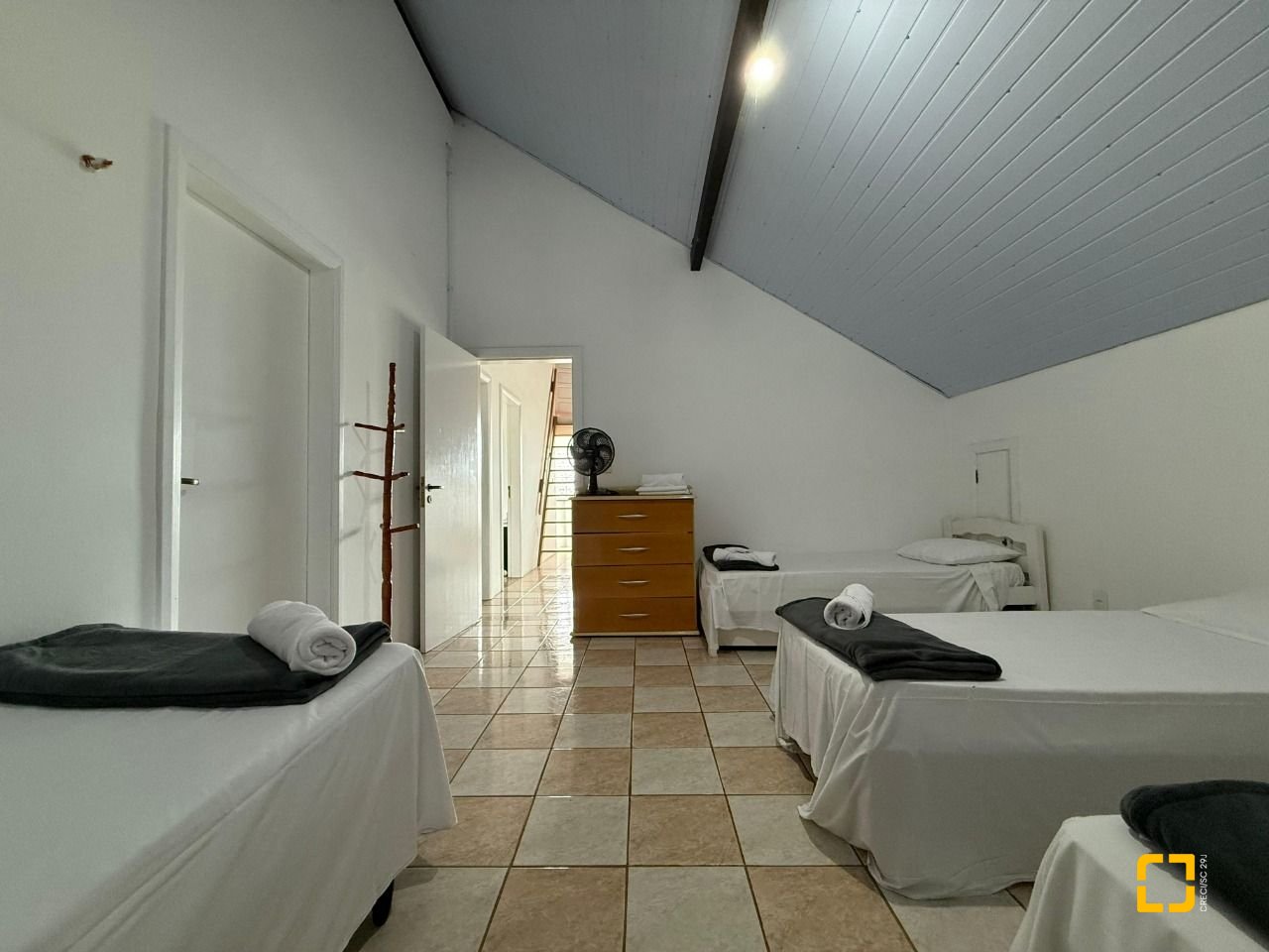 Casa com 502m², 9 quartos (sendo 3 suítes), 4 garagens, no bairro Ingleses em Florianópolis