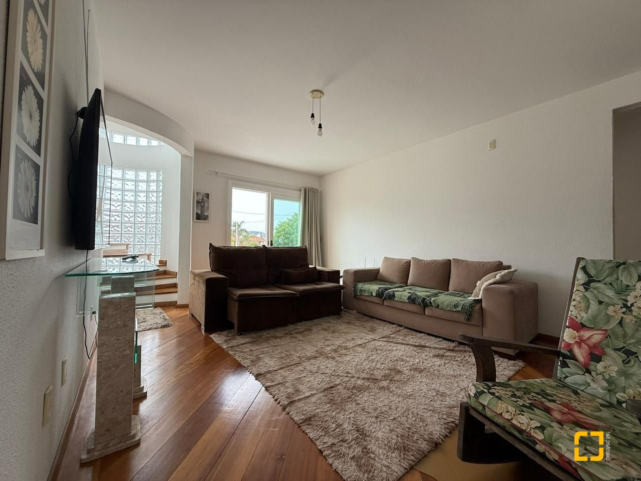 Casa com 502m², 9 quartos (sendo 3 suítes), 4 garagens, no bairro Ingleses em Florianópolis