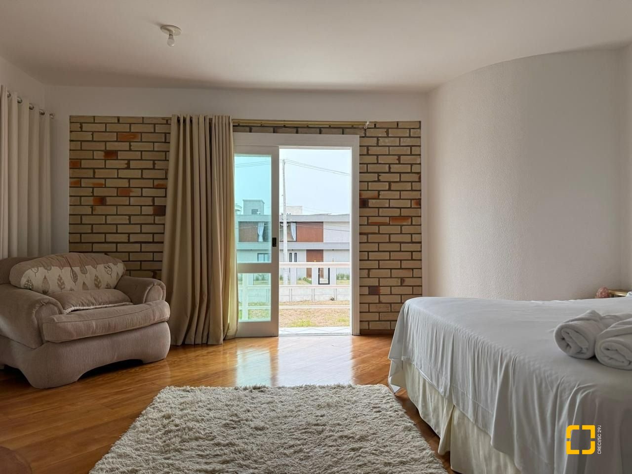Casa com 502m², 9 quartos (sendo 3 suítes), 4 garagens, no bairro Ingleses em Florianópolis