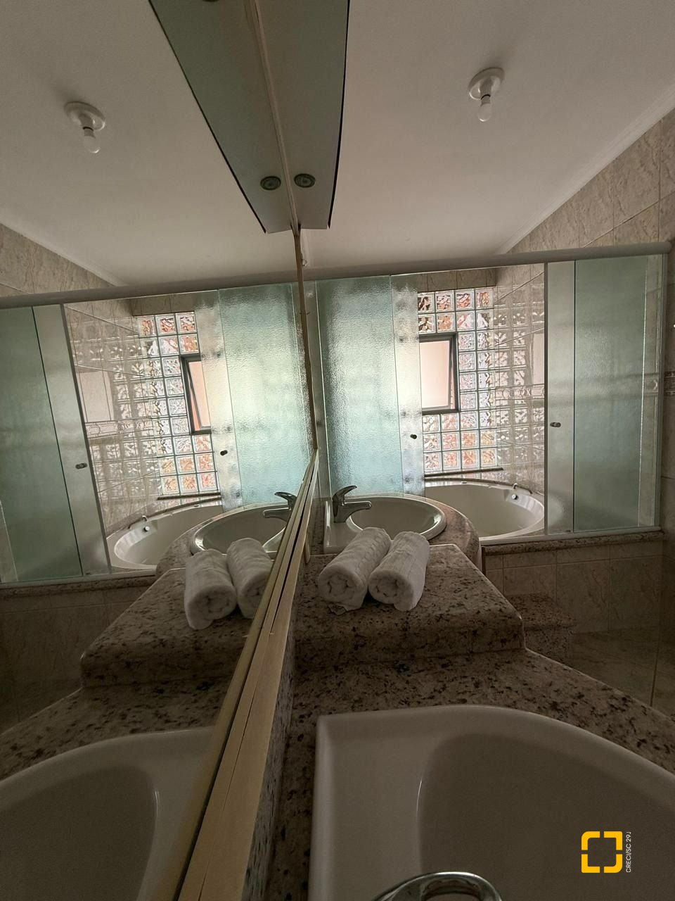 Casa com 502m², 9 quartos (sendo 3 suítes), 4 garagens, no bairro Ingleses em Florianópolis