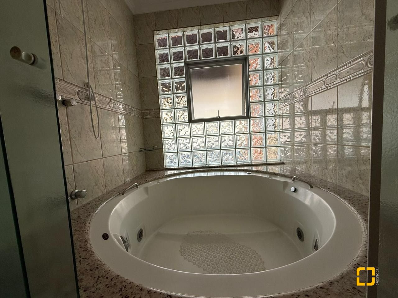 Casa com 502m², 9 quartos (sendo 3 suítes), 4 garagens, no bairro Ingleses em Florianópolis