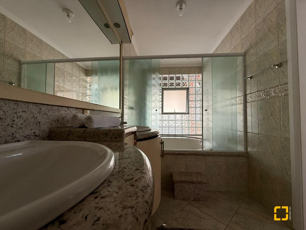 Casa com 502m², 9 quartos (sendo 3 suítes), 4 garagens, no bairro Ingleses em Florianópolis