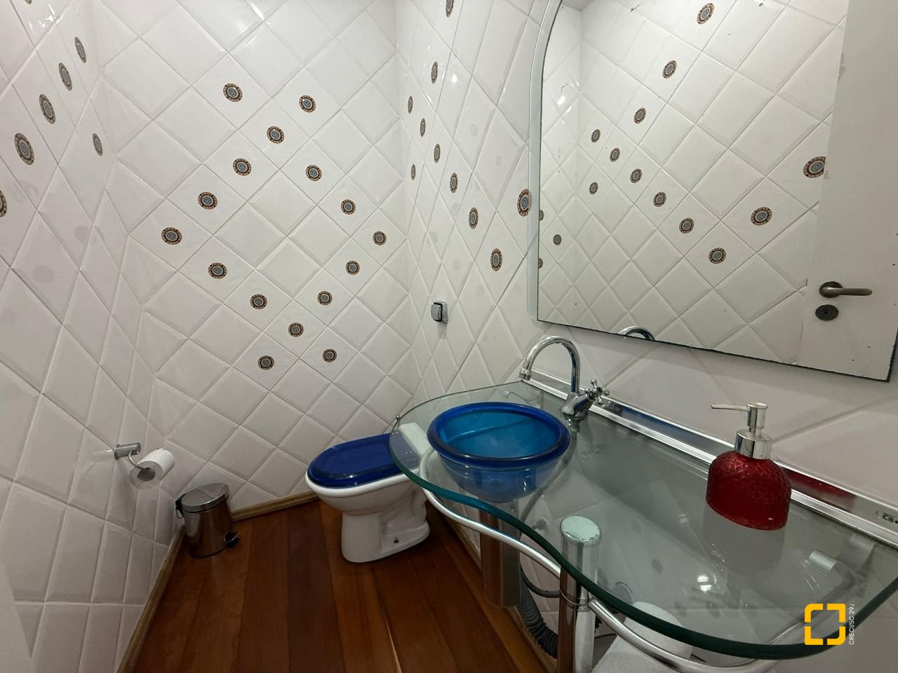 Casa com 502m², 9 quartos (sendo 3 suítes), 4 garagens, no bairro Ingleses em Florianópolis