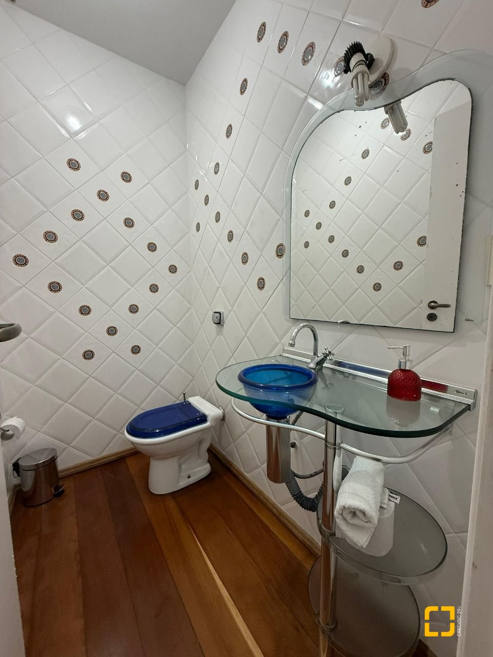 Casa com 502m², 9 quartos (sendo 3 suítes), 4 garagens, no bairro Ingleses em Florianópolis