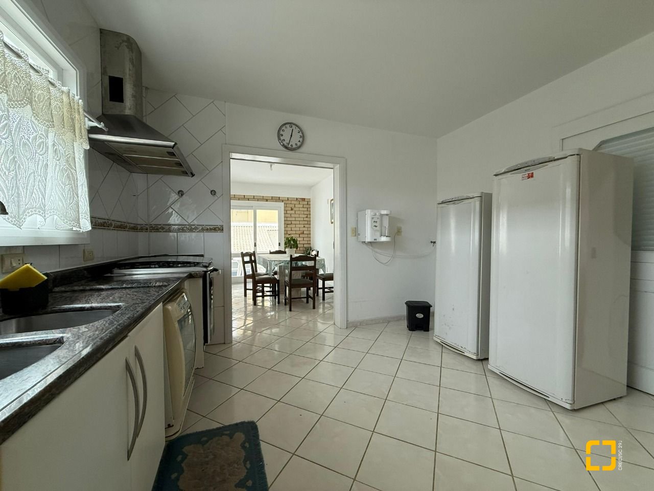Casa com 502m², 9 quartos (sendo 3 suítes), 4 garagens, no bairro Ingleses em Florianópolis