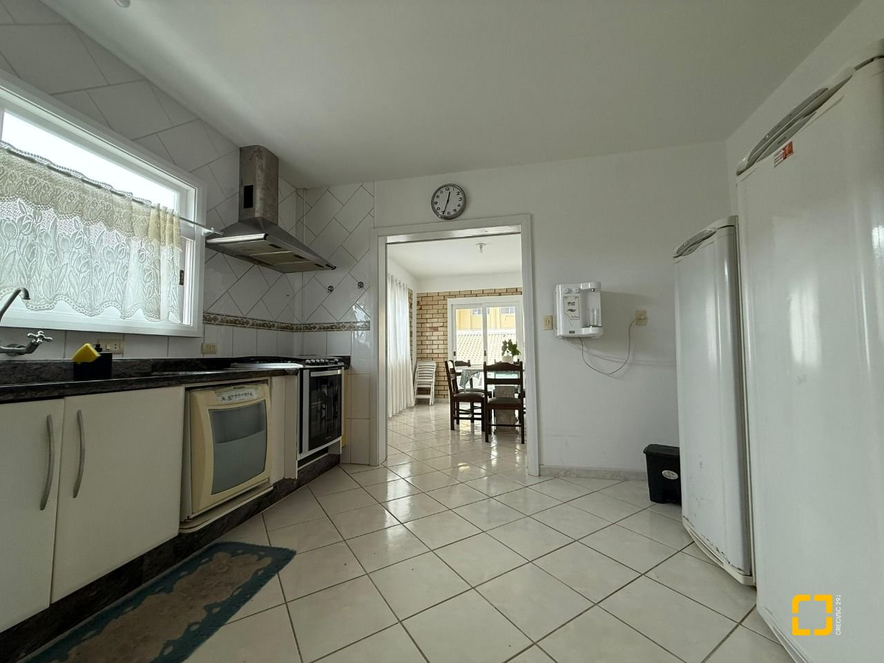 Casa com 502m², 9 quartos (sendo 3 suítes), 4 garagens, no bairro Ingleses em Florianópolis