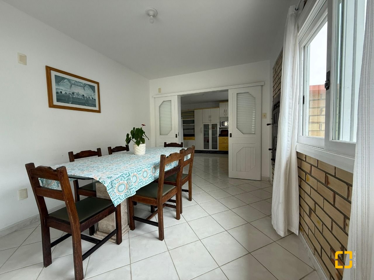 Casa com 502m², 9 quartos (sendo 3 suítes), 4 garagens, no bairro Ingleses em Florianópolis