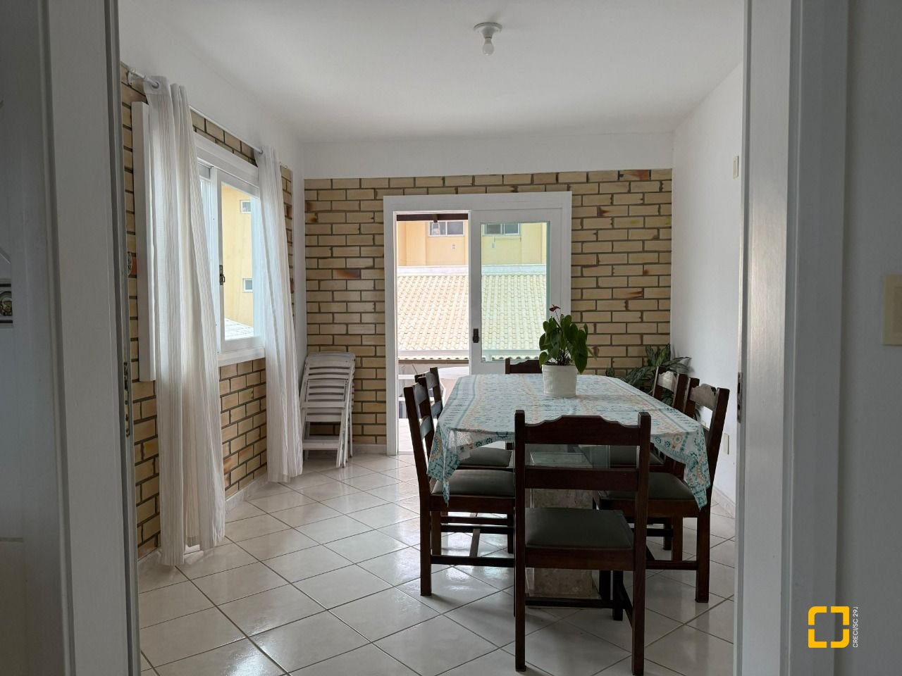 Casa com 502m², 9 quartos (sendo 3 suítes), 4 garagens, no bairro Ingleses em Florianópolis