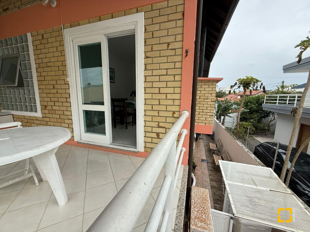 Casa com 502m², 9 quartos (sendo 3 suítes), 4 garagens, no bairro Ingleses em Florianópolis