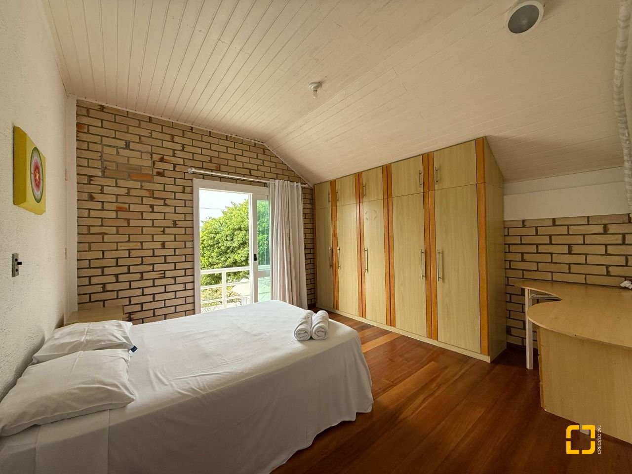 Casa com 502m², 9 quartos (sendo 3 suítes), 4 garagens, no bairro Ingleses em Florianópolis