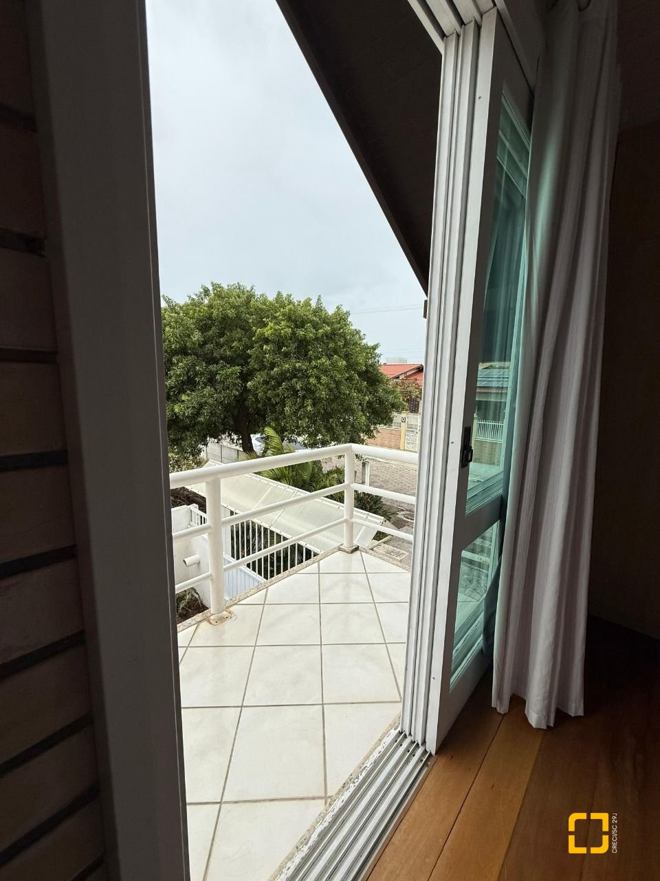 Casa com 502m², 9 quartos (sendo 3 suítes), 4 garagens, no bairro Ingleses em Florianópolis