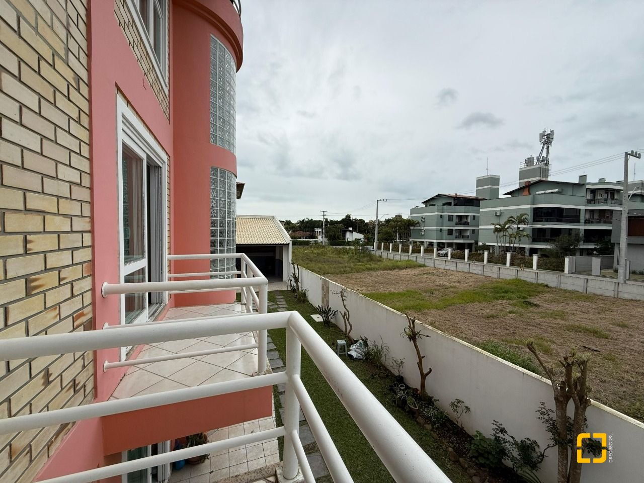Casa com 502m², 9 quartos (sendo 3 suítes), 4 garagens, no bairro Ingleses em Florianópolis