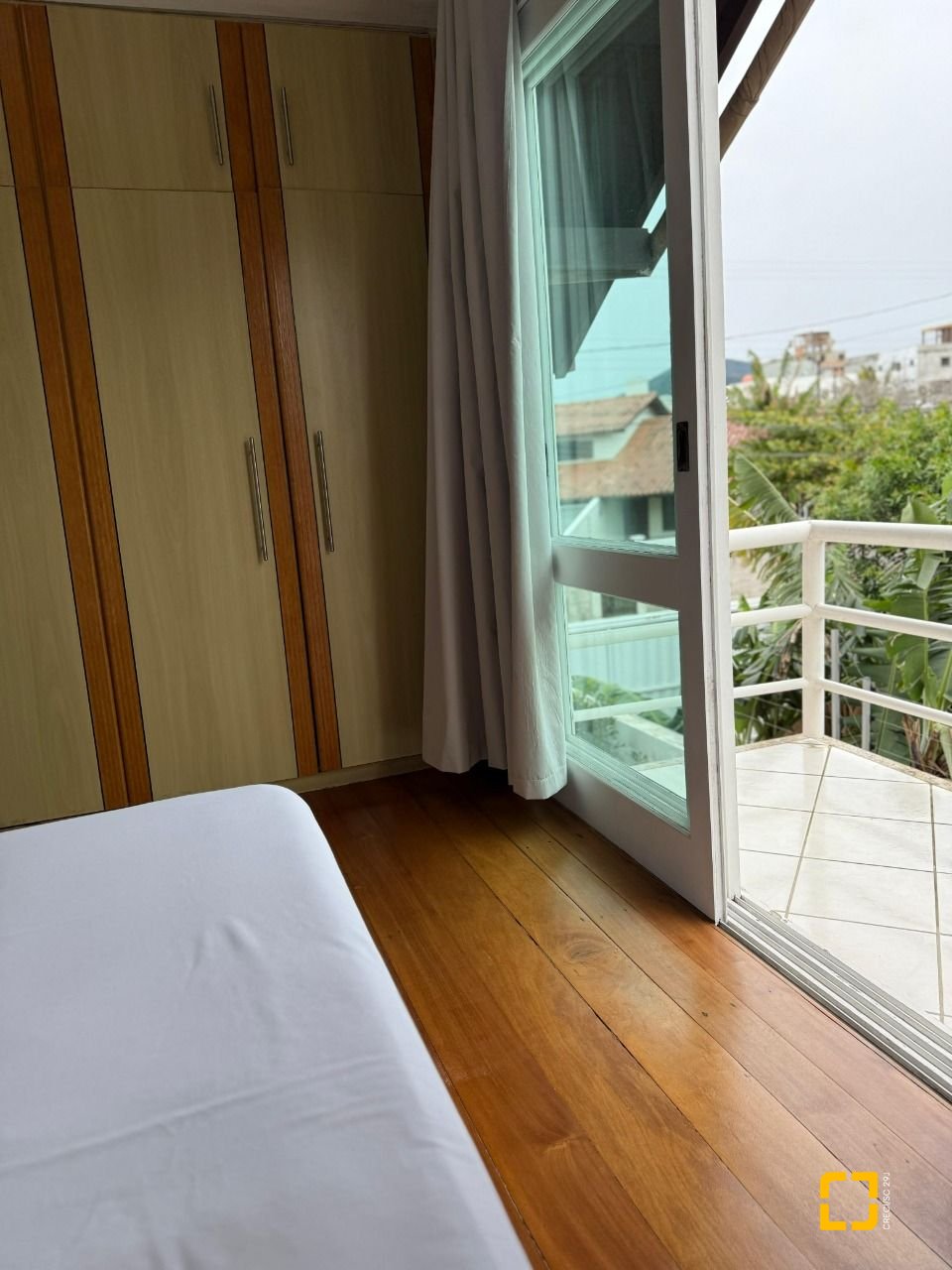 Casa com 502m², 9 quartos (sendo 3 suítes), 4 garagens, no bairro Ingleses em Florianópolis