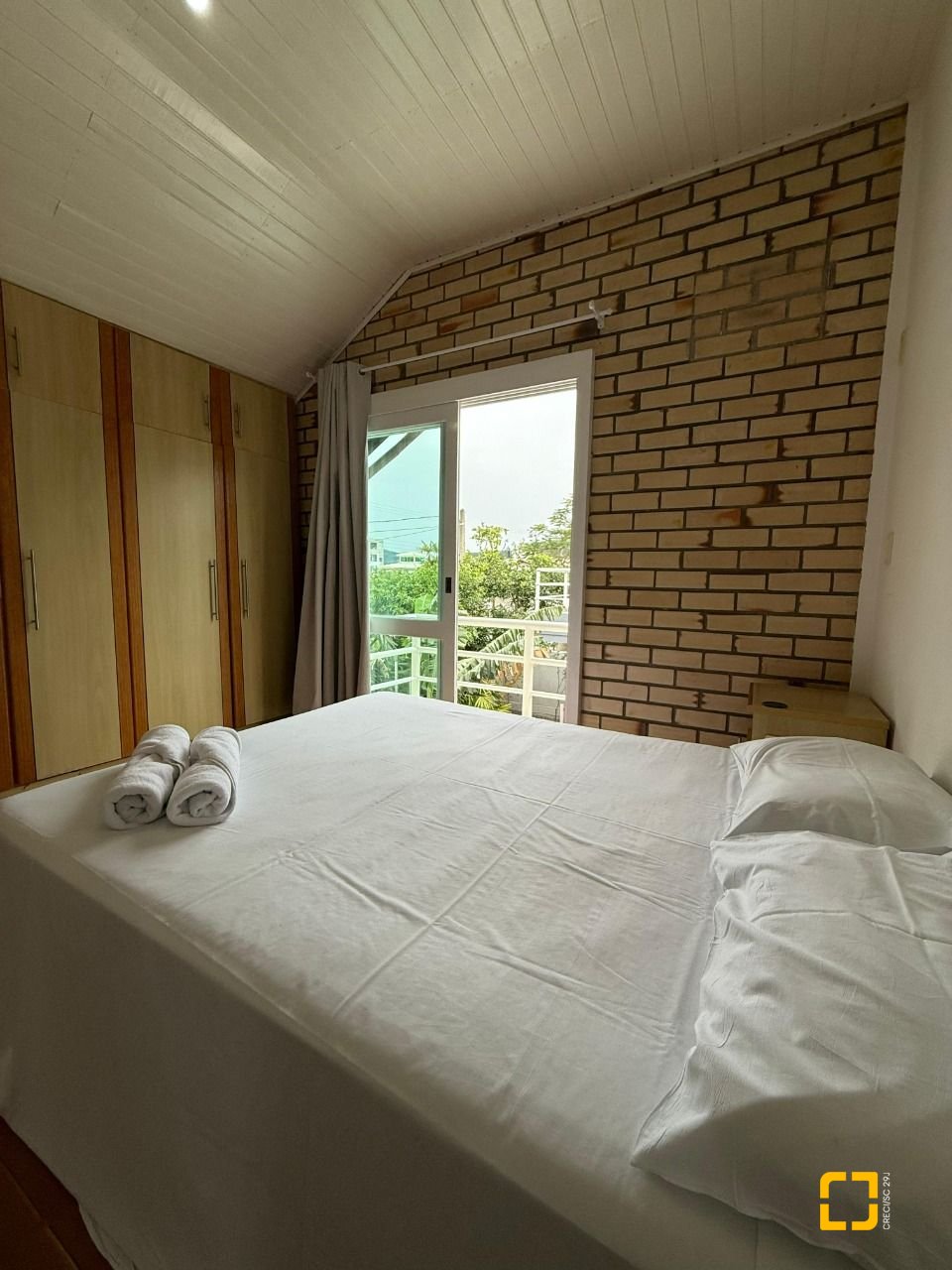 Casa com 502m², 9 quartos (sendo 3 suítes), 4 garagens, no bairro Ingleses em Florianópolis