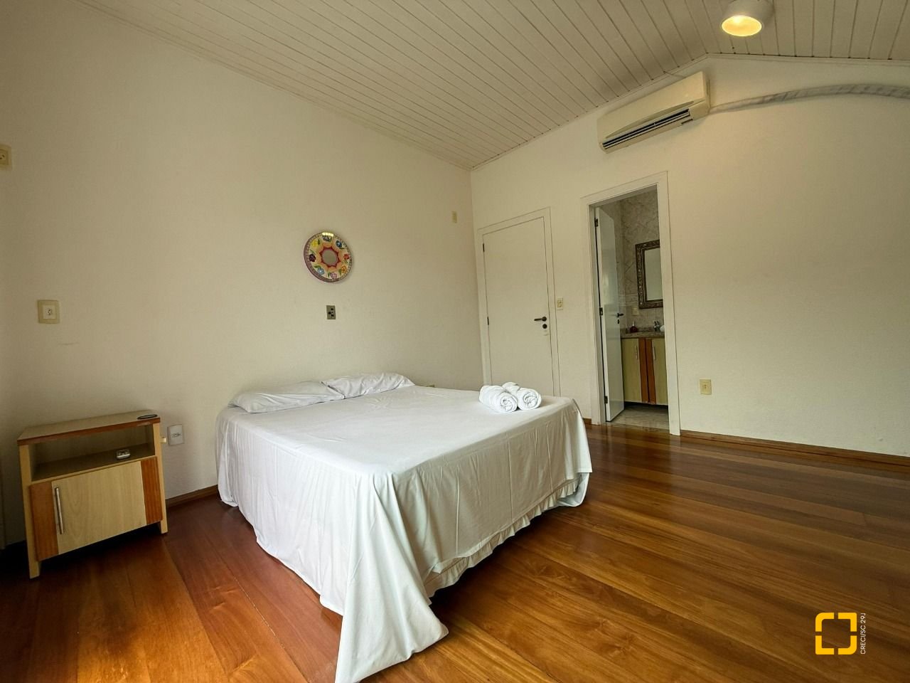 Casa com 502m², 9 quartos (sendo 3 suítes), 4 garagens, no bairro Ingleses em Florianópolis