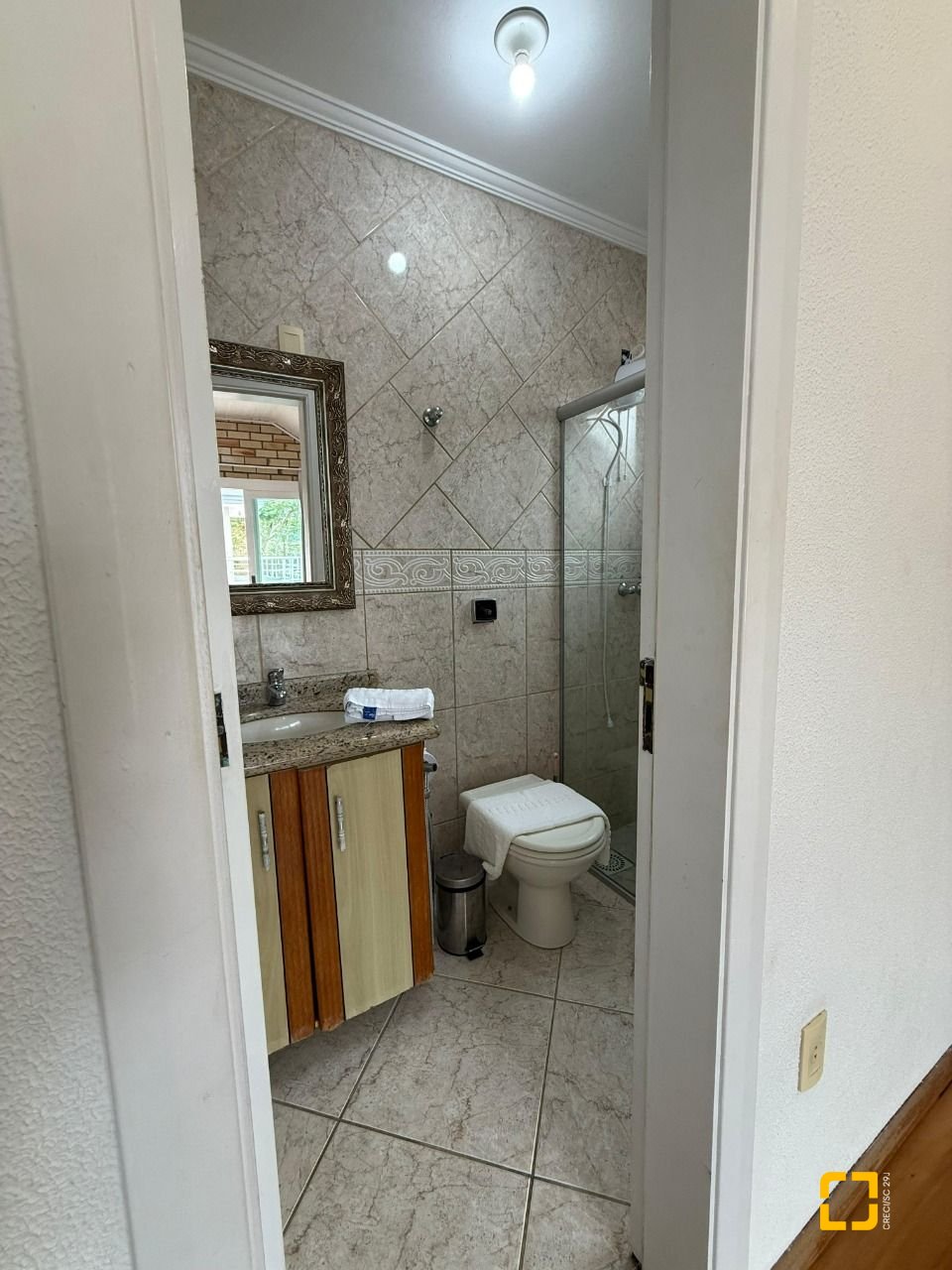 Casa com 502m², 9 quartos (sendo 3 suítes), 4 garagens, no bairro Ingleses em Florianópolis
