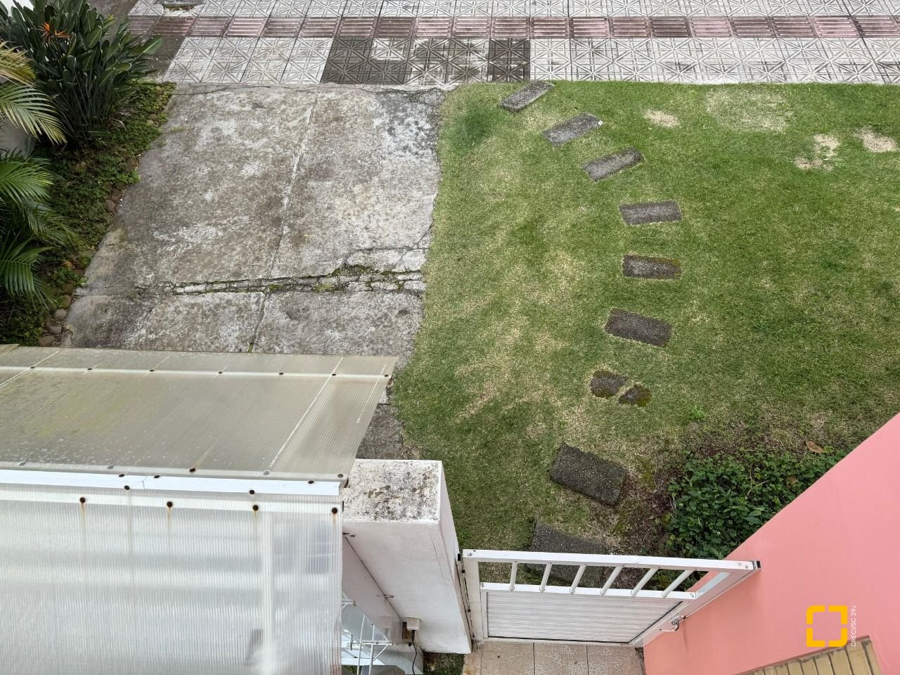 Casa com 502m², 9 quartos (sendo 3 suítes), 4 garagens, no bairro Ingleses em Florianópolis