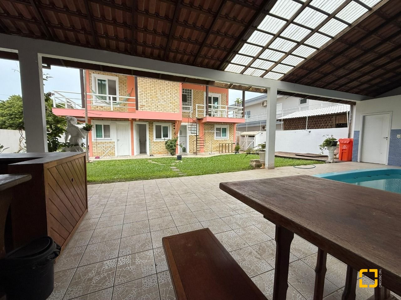 Casa com 502m², 9 quartos (sendo 3 suítes), 4 garagens, no bairro Ingleses em Florianópolis